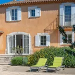 Belle Provençale Piscine Terrain *