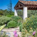 Belle Provençale Piscine Terrain *