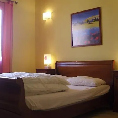 Holiday home Belle Provencale Piscine Terrain