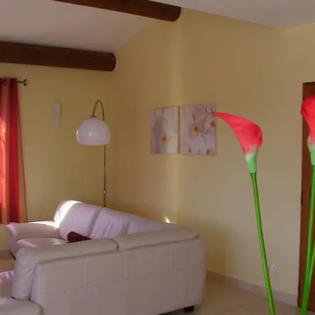 Holiday home Belle Provencale Piscine Terrain