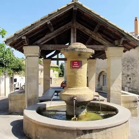 Belle Provencale Piscine Terrain