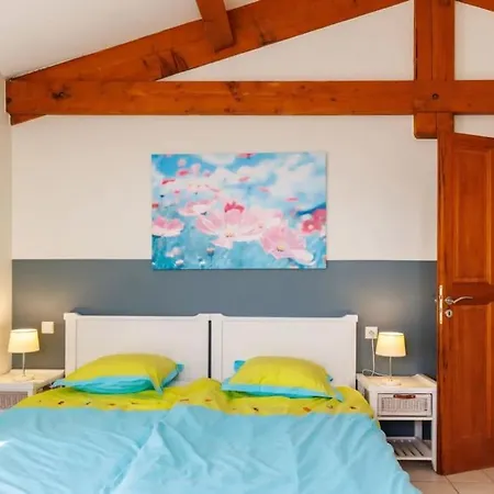 Holiday home Belle Provencale Piscine Terrain Pujaut