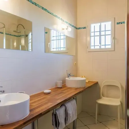 Holiday home Belle Provencale Piscine Terrain
