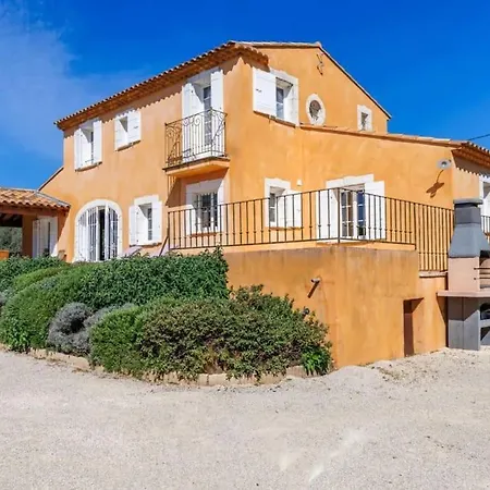 Holiday home Belle Provencale Piscine Terrain Pujaut