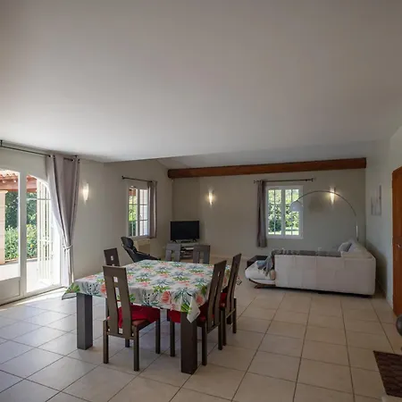 Belle Provencale Piscine Terrain Prázdninový dům