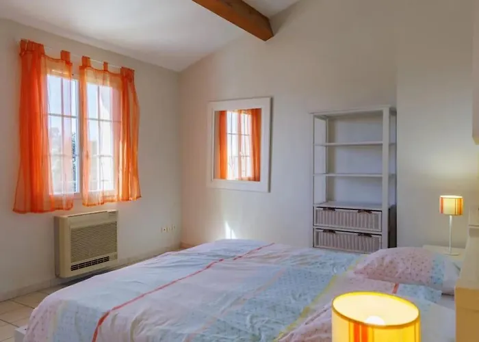 Belle Provencale Piscine Terrain Дом отдыха Pujaut
