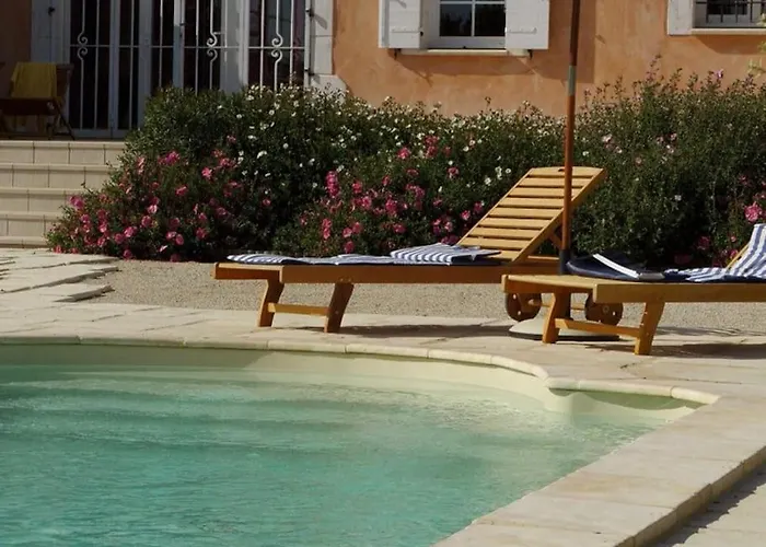 Дом отдыха Belle Provencale Piscine Terrain Pujaut