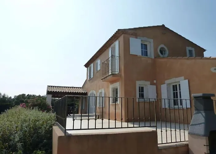 Belle Provencale Piscine Terrain * Pujaut