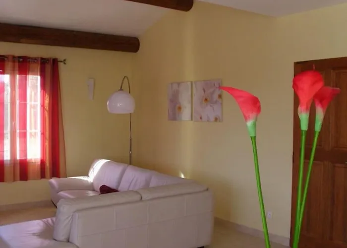 Дом отдыха Belle Provencale Piscine Terrain
