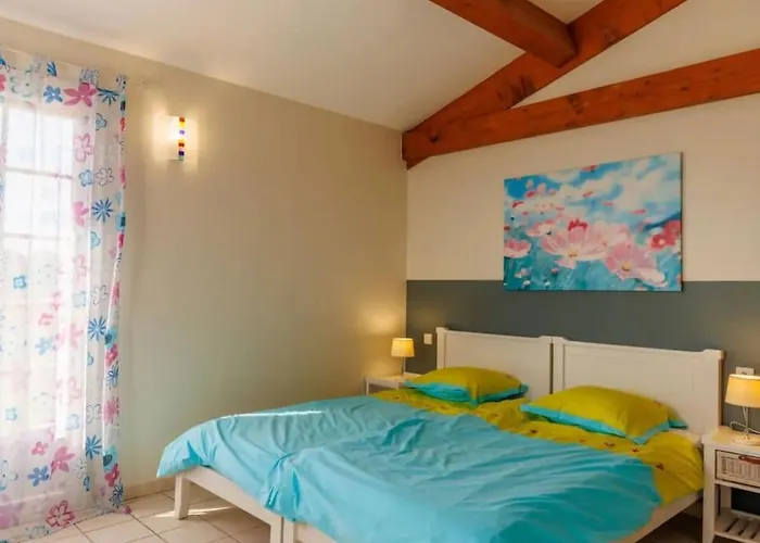Belle Provencale Piscine Terrain Дом отдыха *