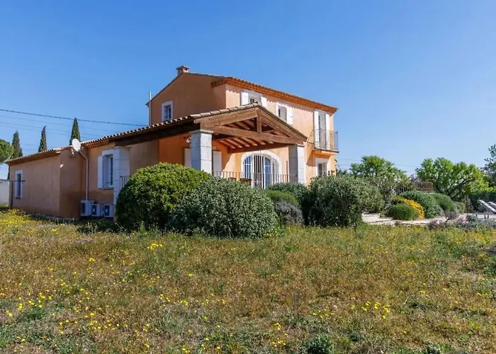Belle Provencale Piscine Terrain *
