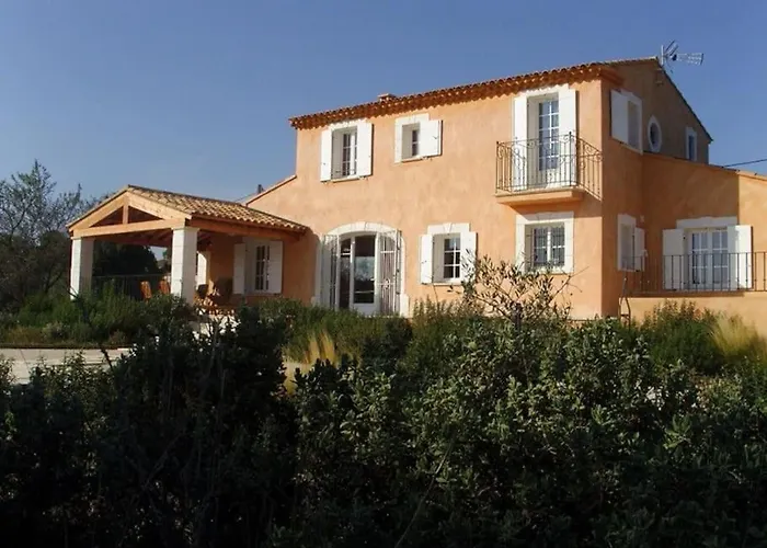 Дом отдыха Belle Provencale Piscine Terrain