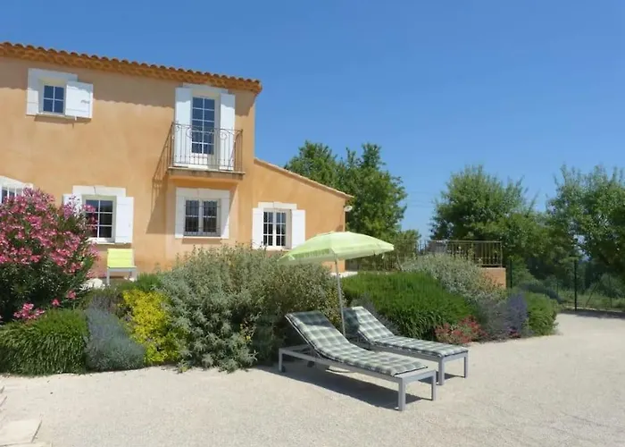 Belle Provencale Piscine Terrain Pujaut
