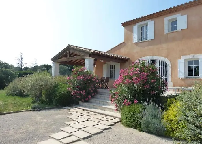 Belle Provencale Piscine Terrain Дом отдыха *