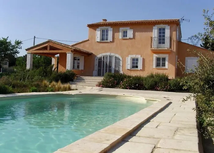 Belle Provencale Piscine Terrain *