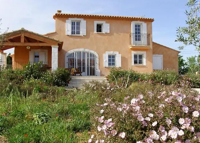 Belle Provencale Piscine Terrain Pujaut