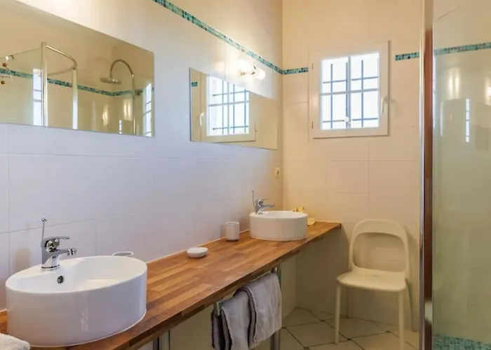Дом отдыха Belle Provencale Piscine Terrain