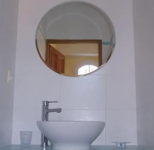 Belle Provencale Piscine Terrain Дом отдыха